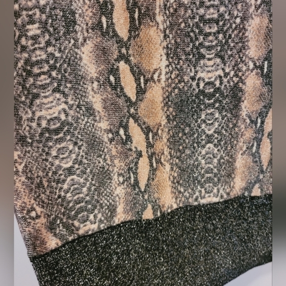 NWT Beautiful Sparkly Top - Picture 4 of 4